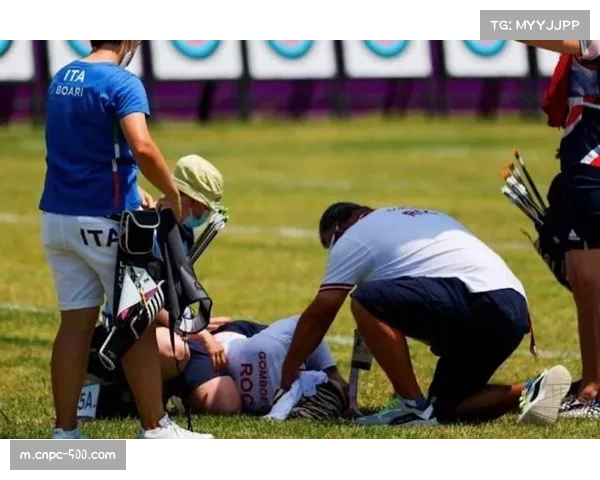 Ryan Williams在练习赛中遭遇重重摔击,身体状态备受考验 Ryan Williams在练习赛中遭遇重重摔击,身体状态备受考验